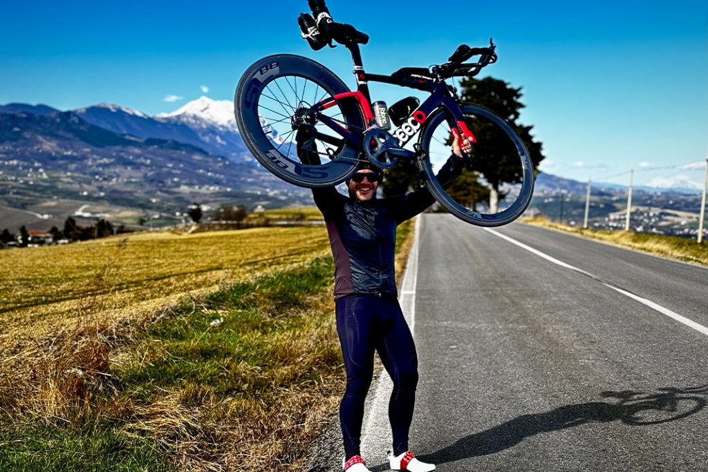Allenamento In Salita Con Bici Da Triathlon