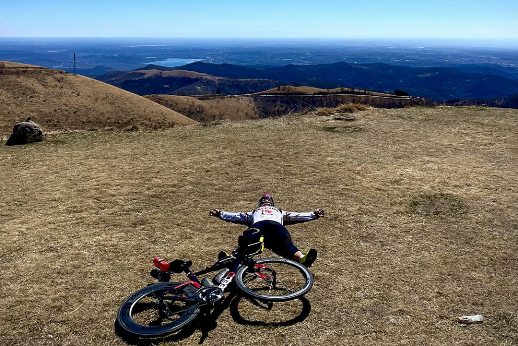Allenamento In Salita Con Bici Da Triathlon Lavori Di Forza